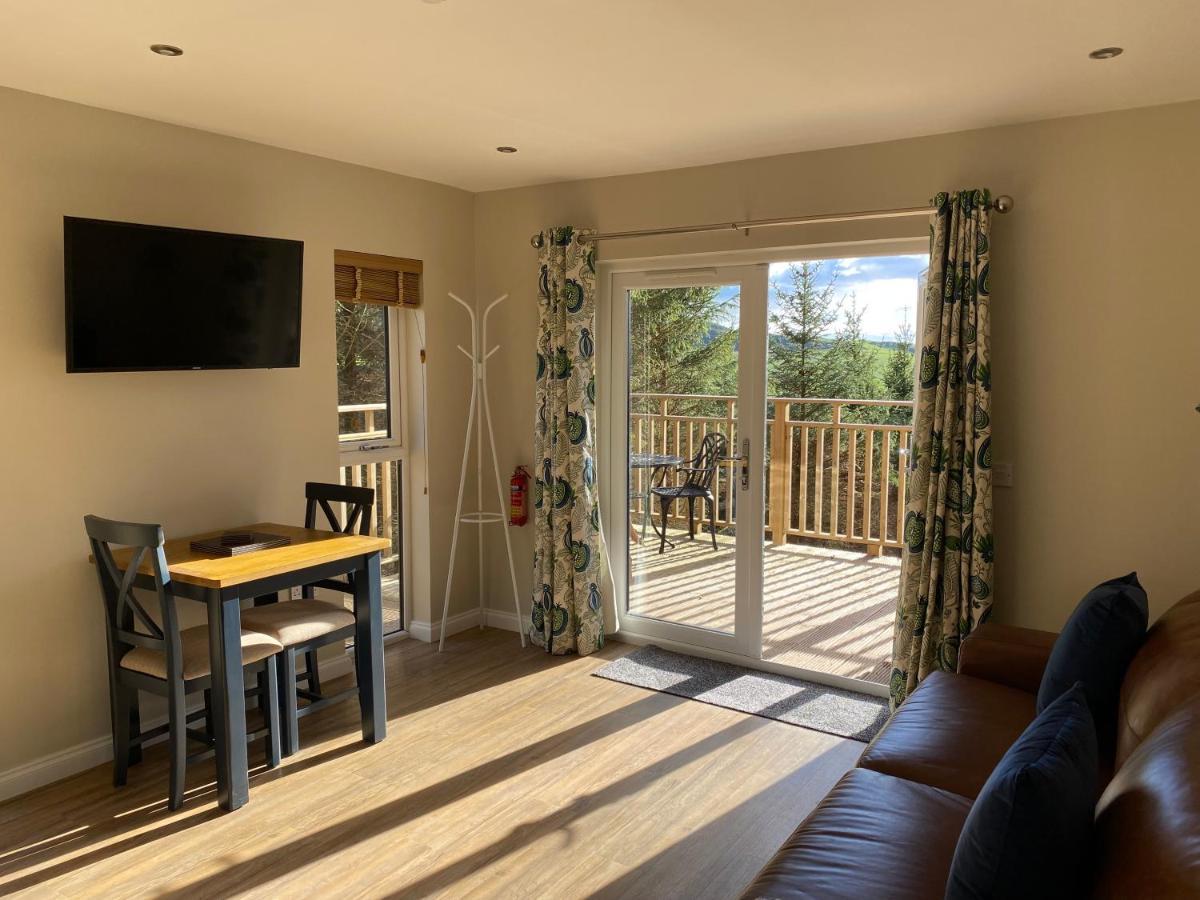 Acorn Lodge With Hot Tub Cupar Bagian luar foto