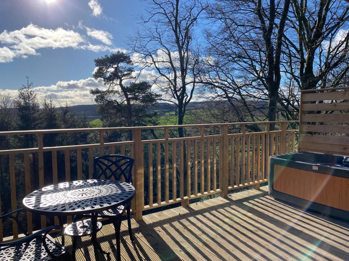 Acorn Lodge With Hot Tub Cupar Bagian luar foto