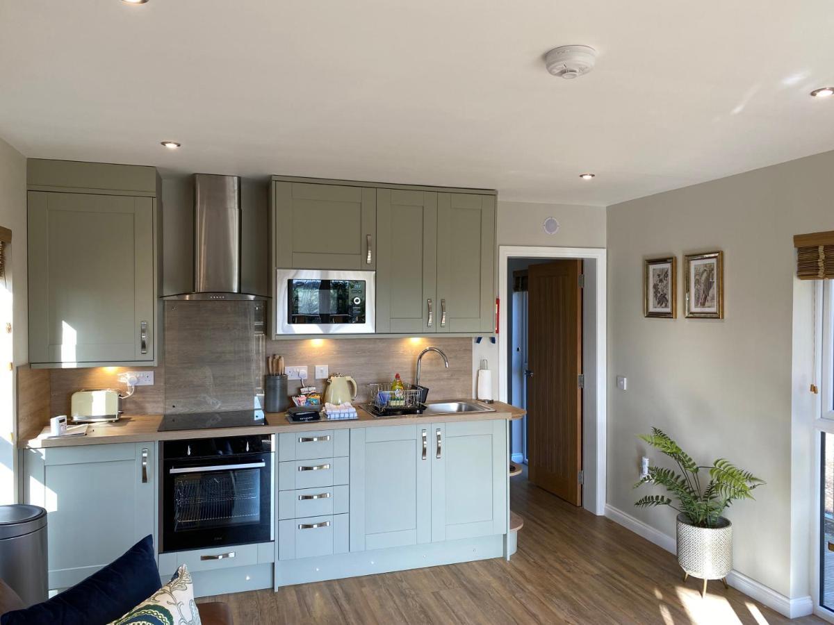 Acorn Lodge With Hot Tub Cupar Bagian luar foto