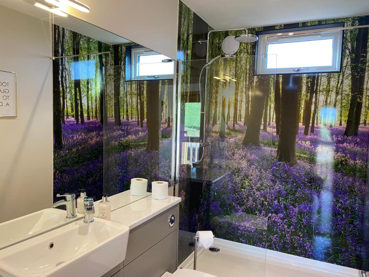 Acorn Lodge With Hot Tub Cupar Bagian luar foto